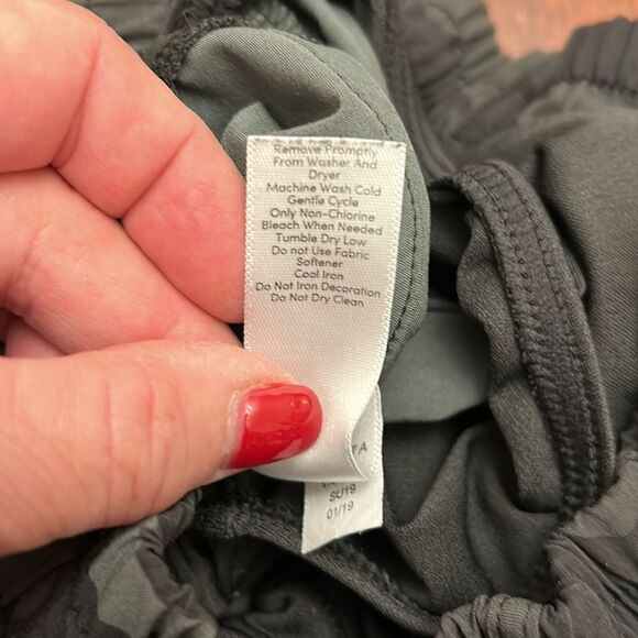 Athleta camouflage running shorts Size XS - Picture 11 of 11